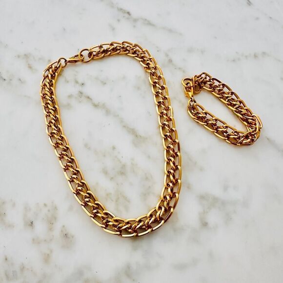 Chunky Gold-Tone Chain Link Necklace & Bracelet Set - Picture 5 of 9